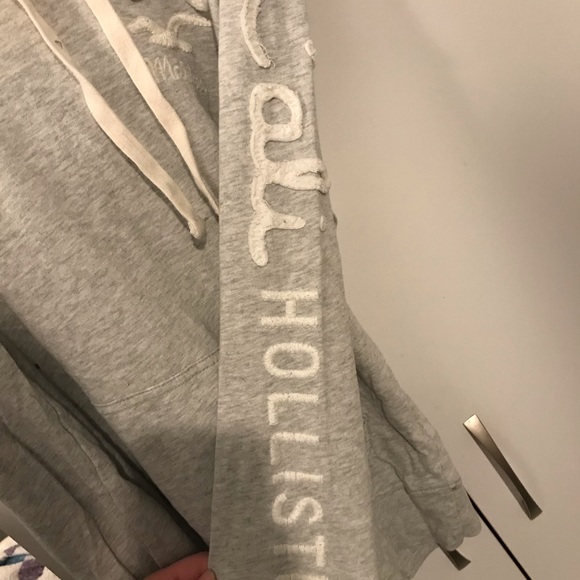 Hollister long sleeve with hood - Picture 2 of 3